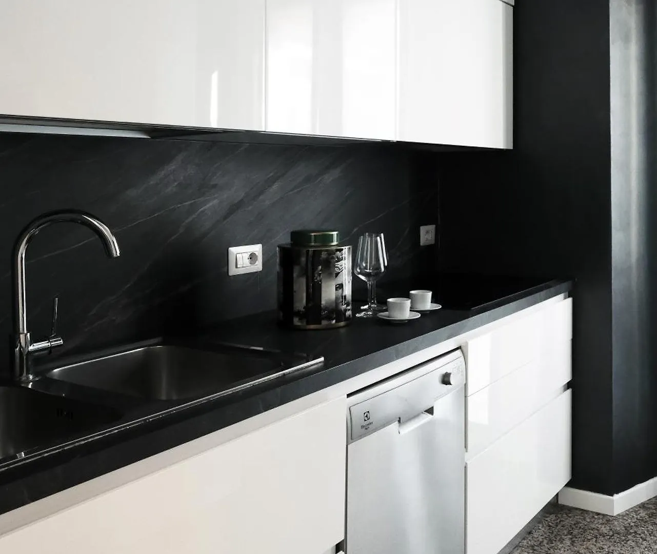 Comecasa Design Apartment Montenapoleone - Spiga Milan Italy